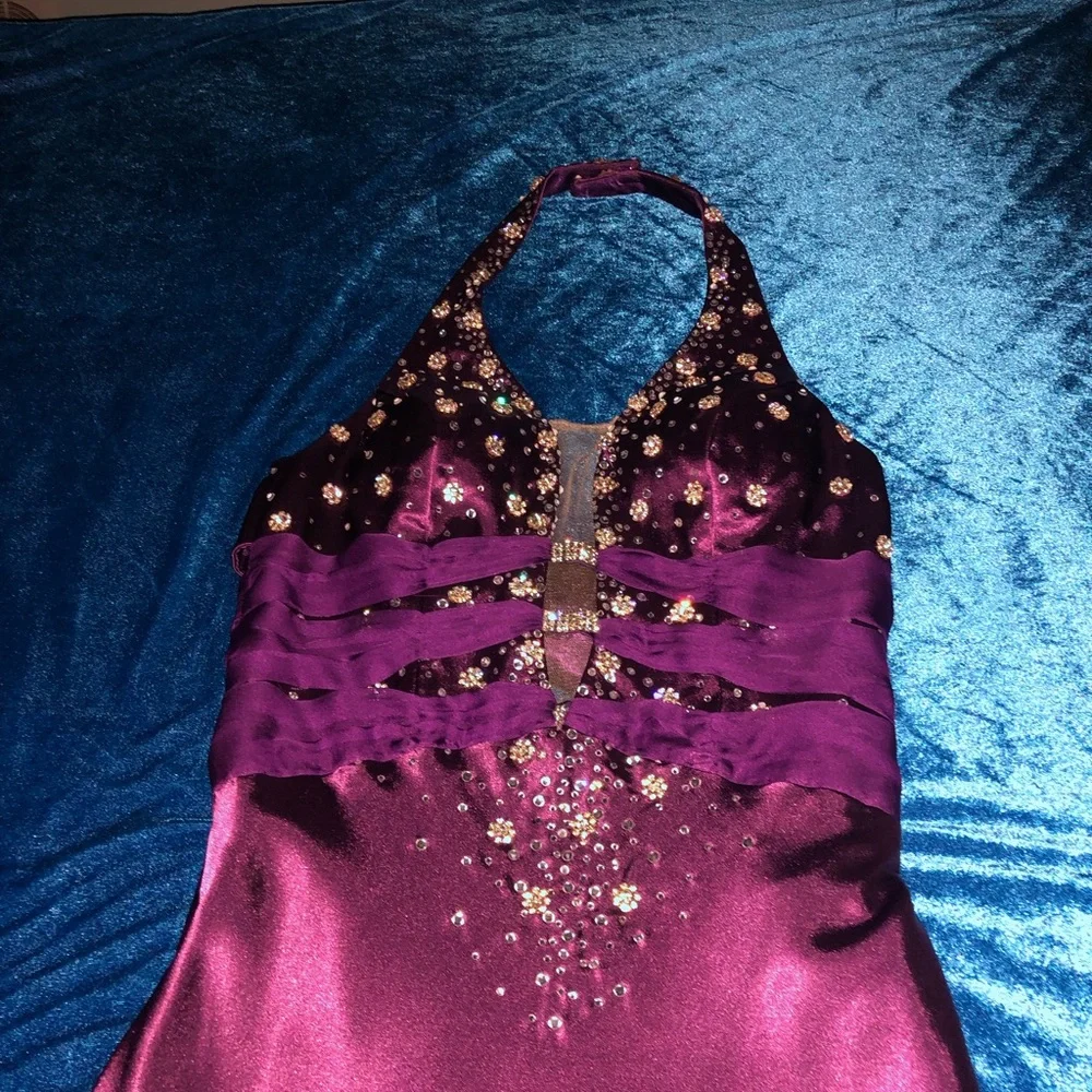 Prom Dress Sequin Gown with halter top Size 6 - Picture 3 of 10